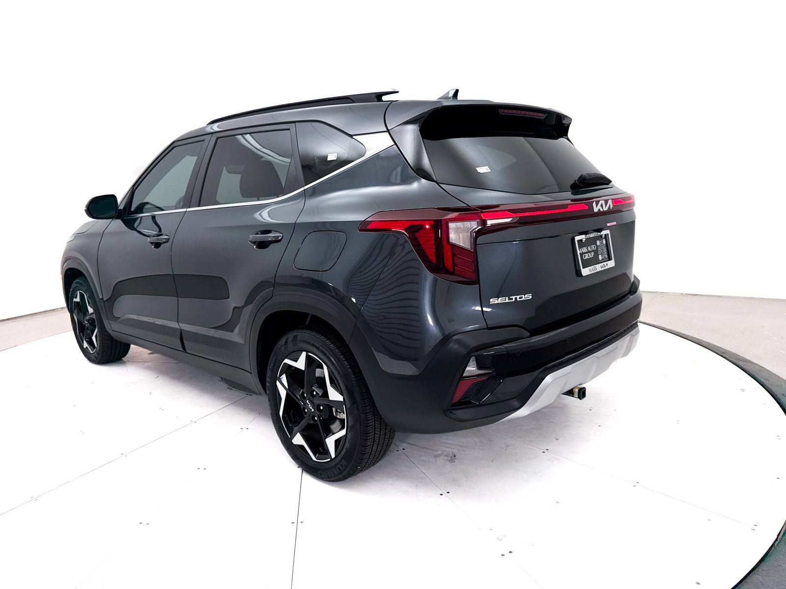 Certified 2025 Kia Seltos EX w/ EX Sunroof Package AWD/4WD image 17