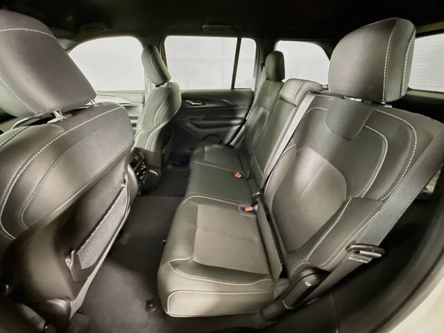 New 2027 Jeep Grand Cherokee Laredo AWD/4WD image 23