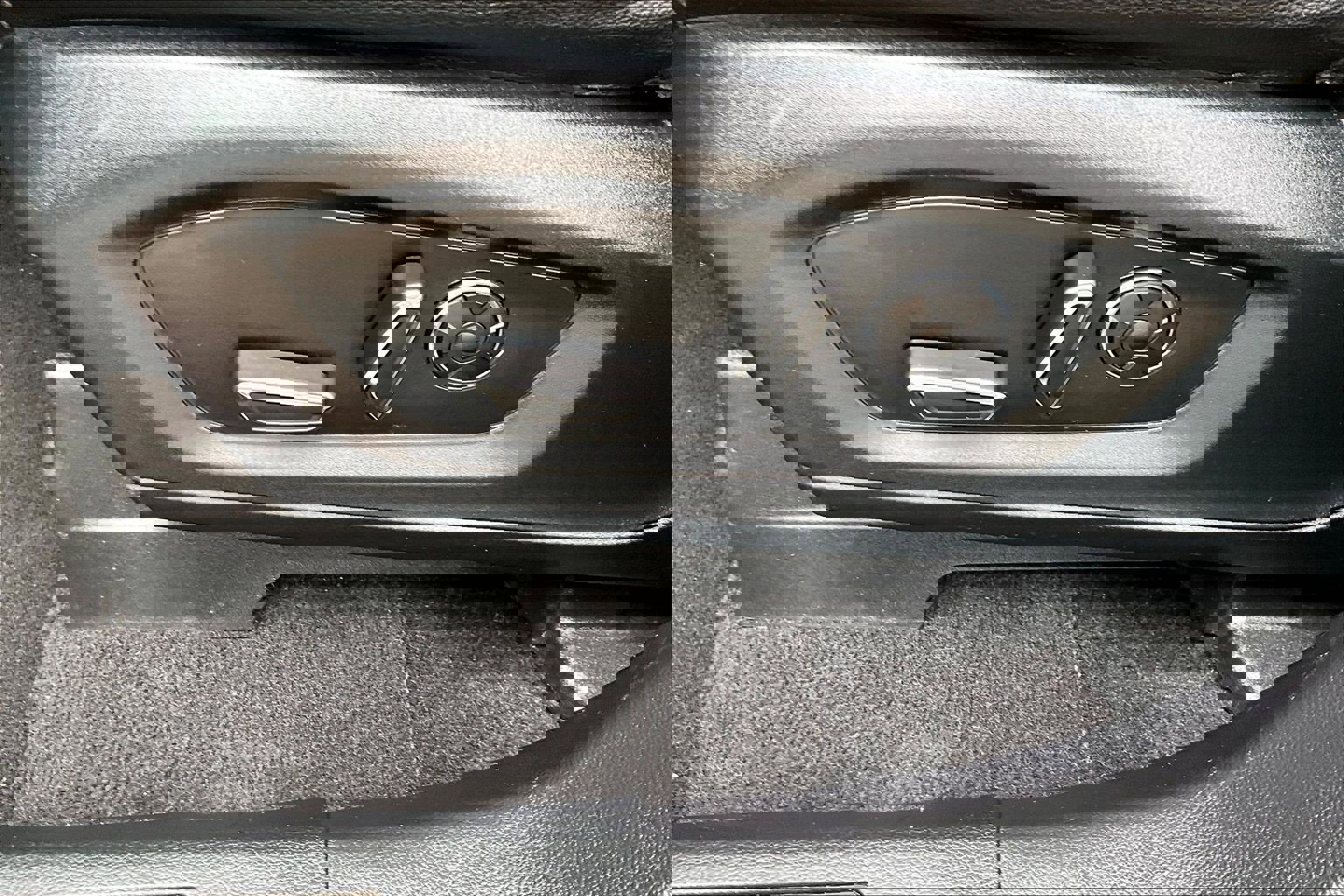 Used 2020 Ford Explorer ST w/ Premium Technology Package image 35