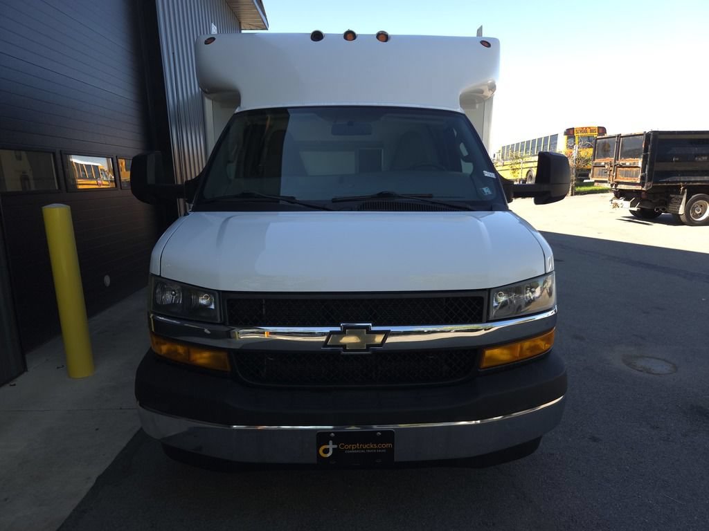 Used 2019 Chevrolet Express 3500 w/ Power Convenience Package RWD image 2