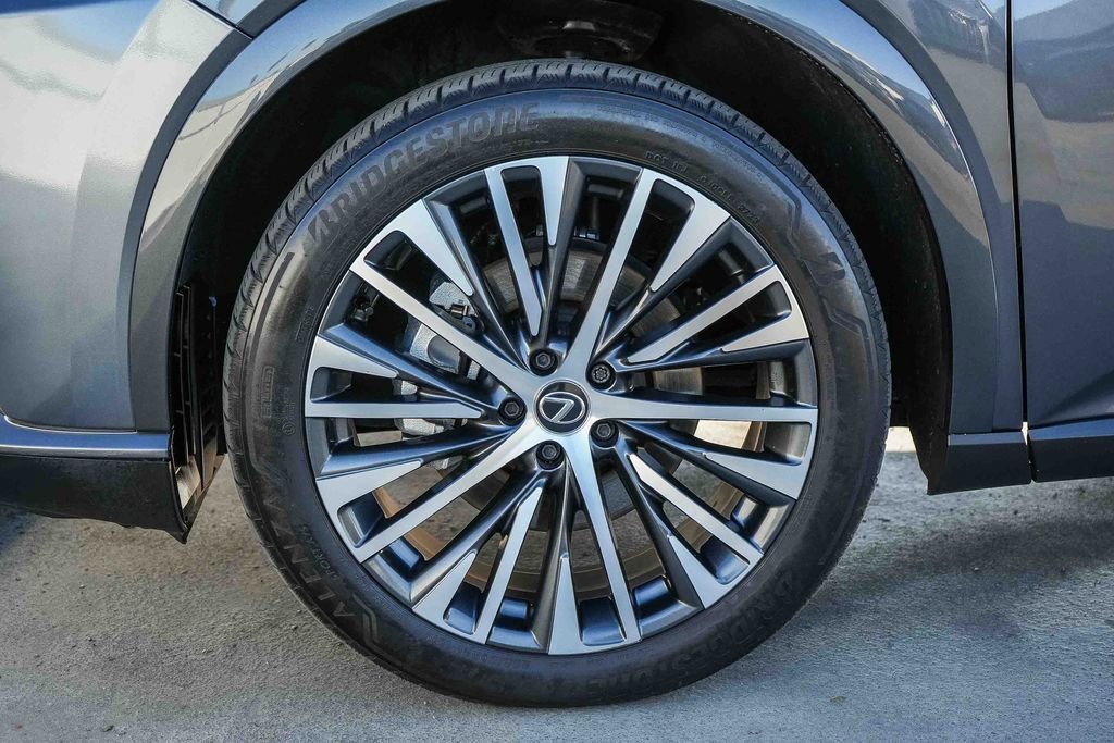 Used 2024 Lexus RX 350 Premium image 11