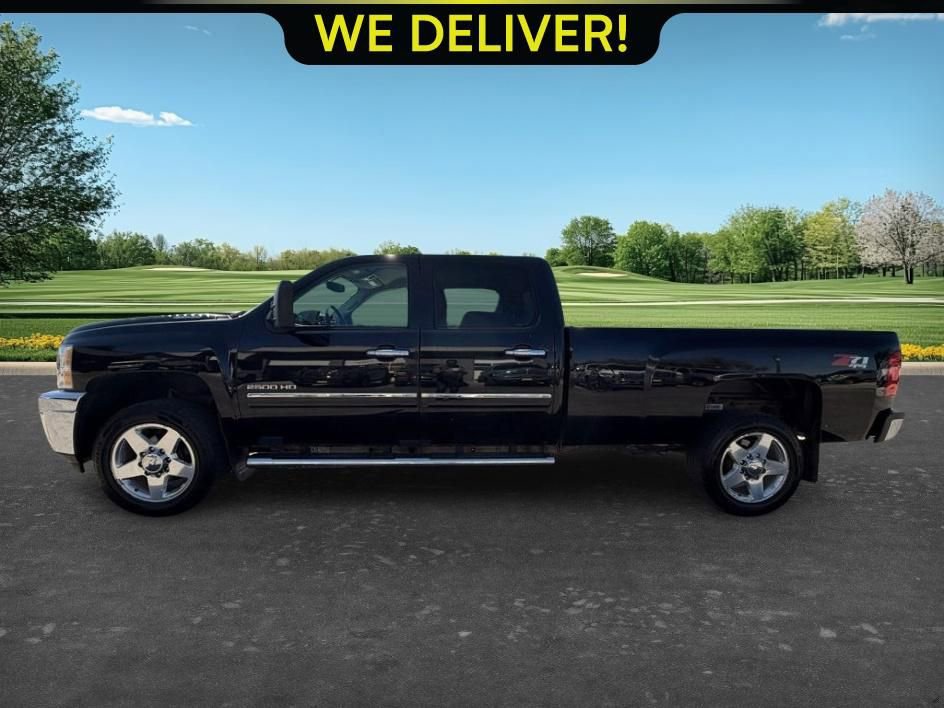 Used 2013 Chevrolet Silverado 2500 LT w/ Custom Sport Truck Package AWD/4WD image 2