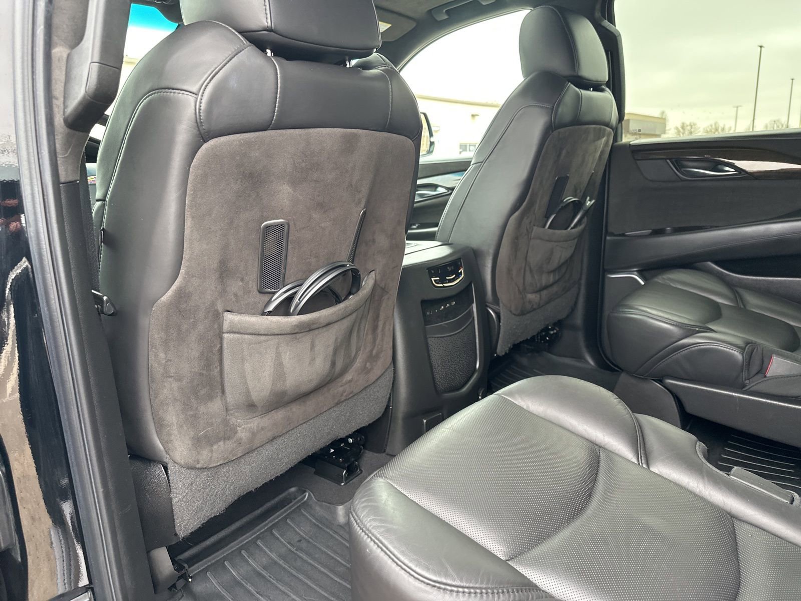 Used 2020 Cadillac Escalade ESV Platinum AWD/4WD image 22