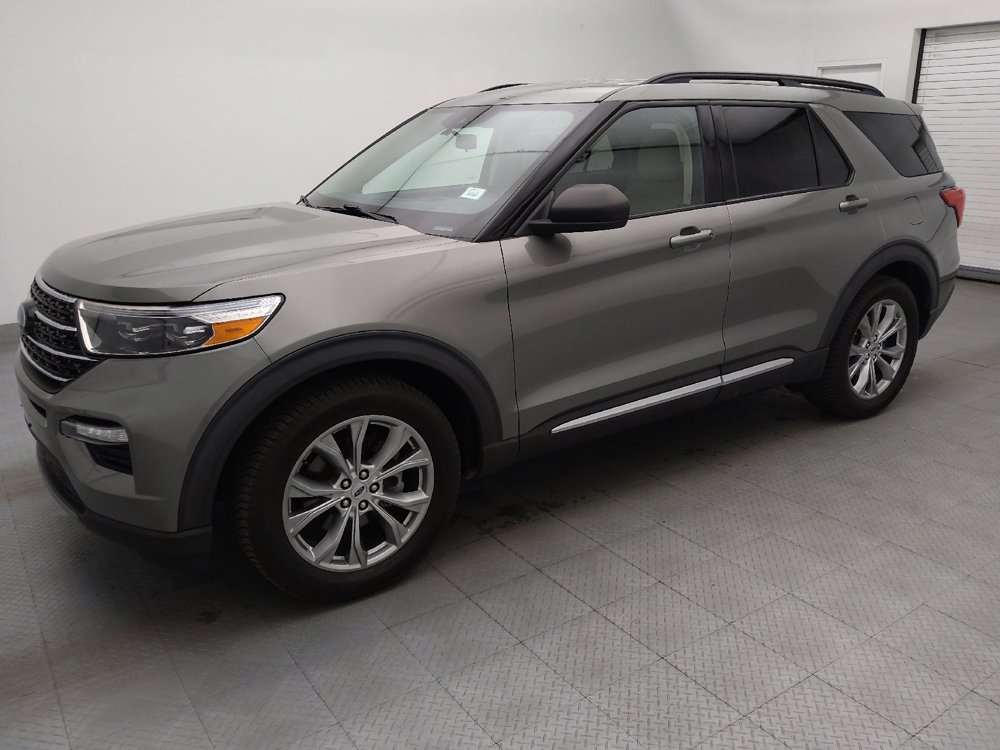 Used 2020 Ford Explorer XLT w/ Equipment Group 202A image 2