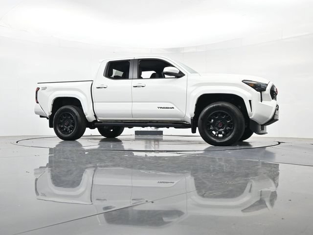 Used 2025 Toyota Tacoma TRD Sport AWD/4WD image 31