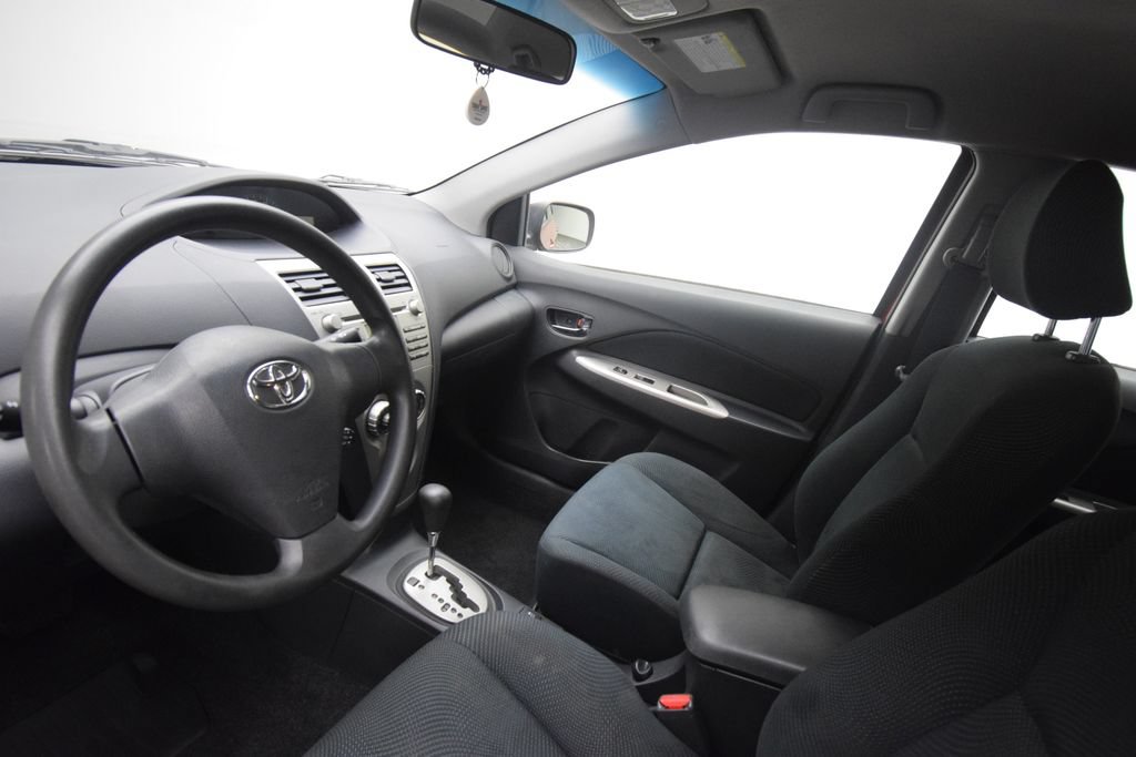 Used 2010 Toyota Yaris Sedan FWD image 8