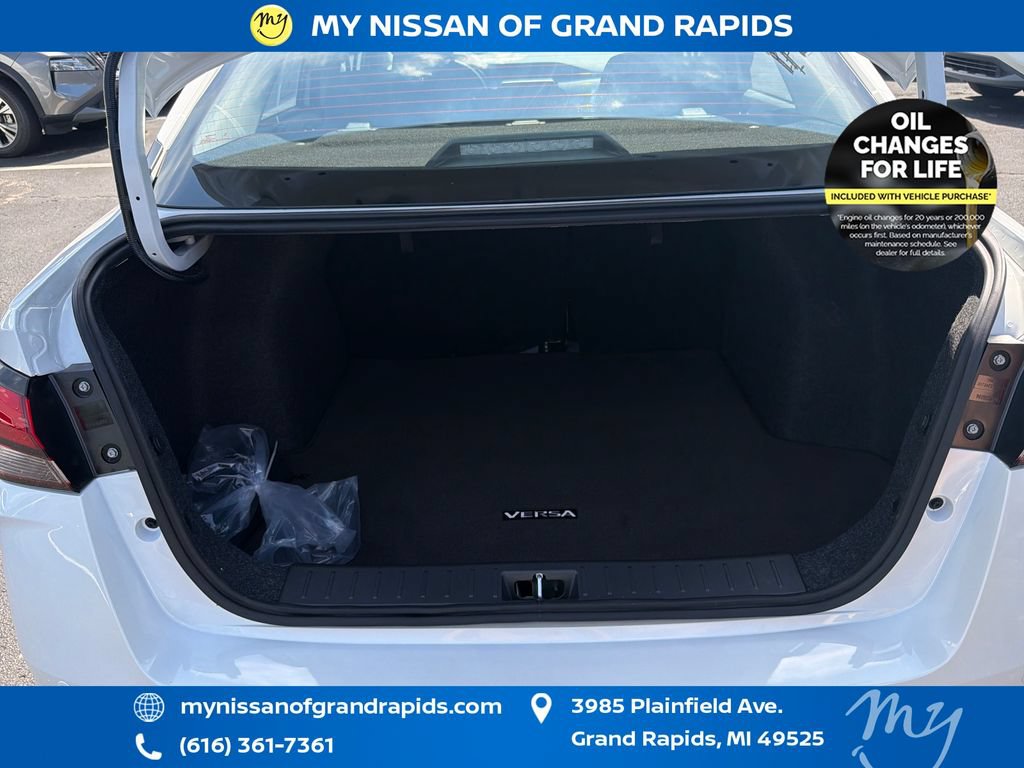Used 2025 Nissan Versa SV w/ Trunk Package FWD image 27