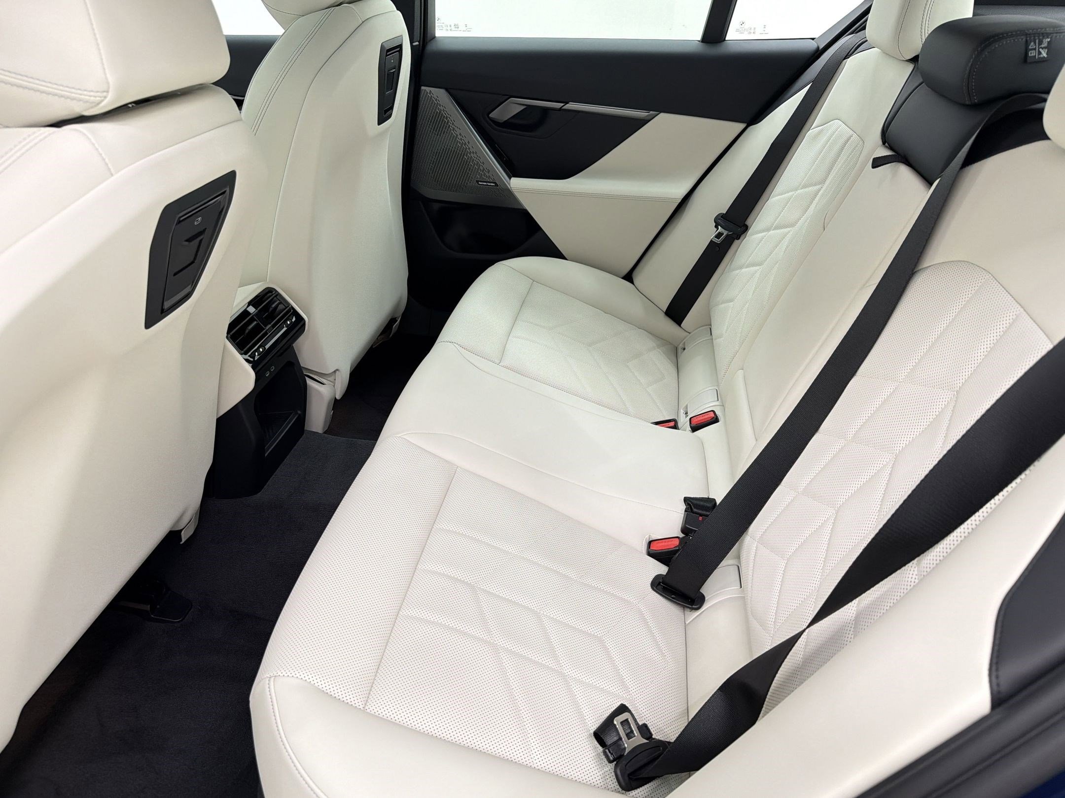 New 2026 BMW 530i RWD image 14