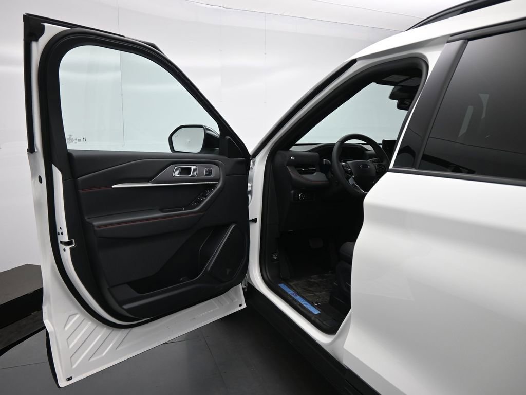 New 2025 Ford Explorer ST-Line w/ Premium Package image 7