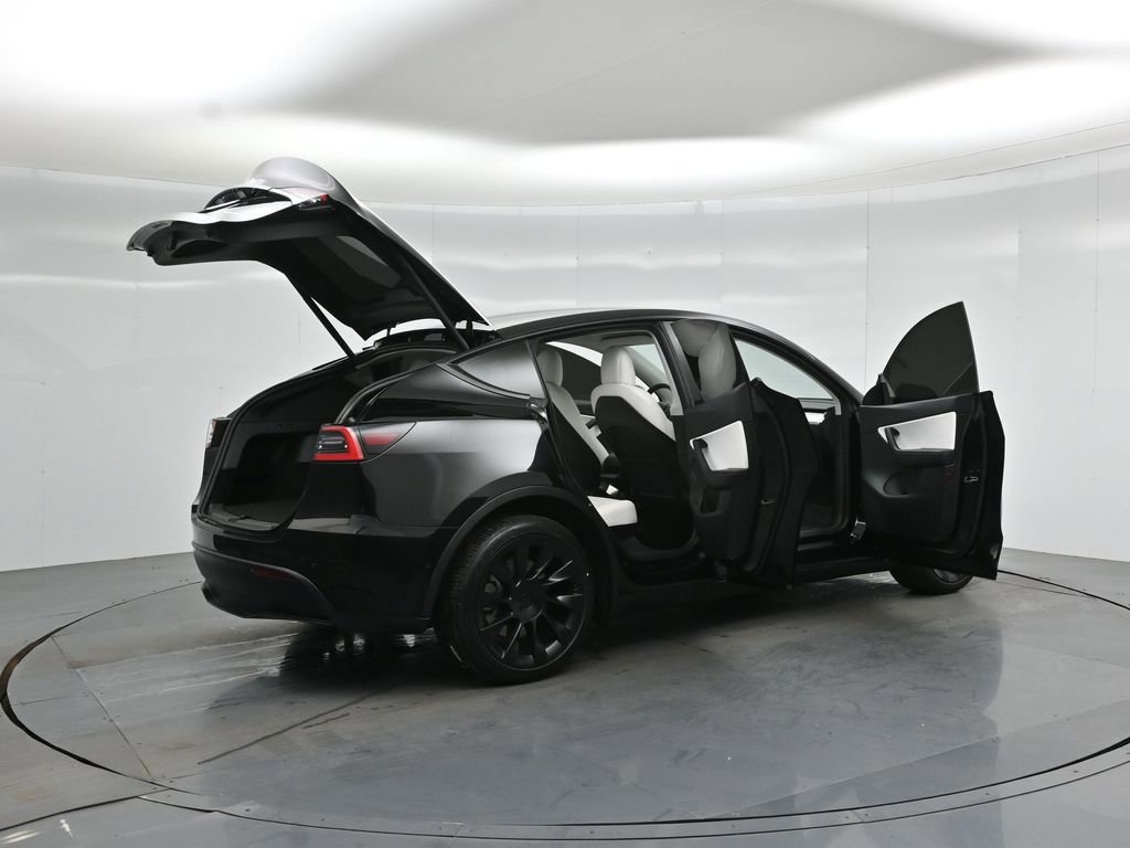 Used 2021 Tesla Model Y Long Range AWD/4WD image 4