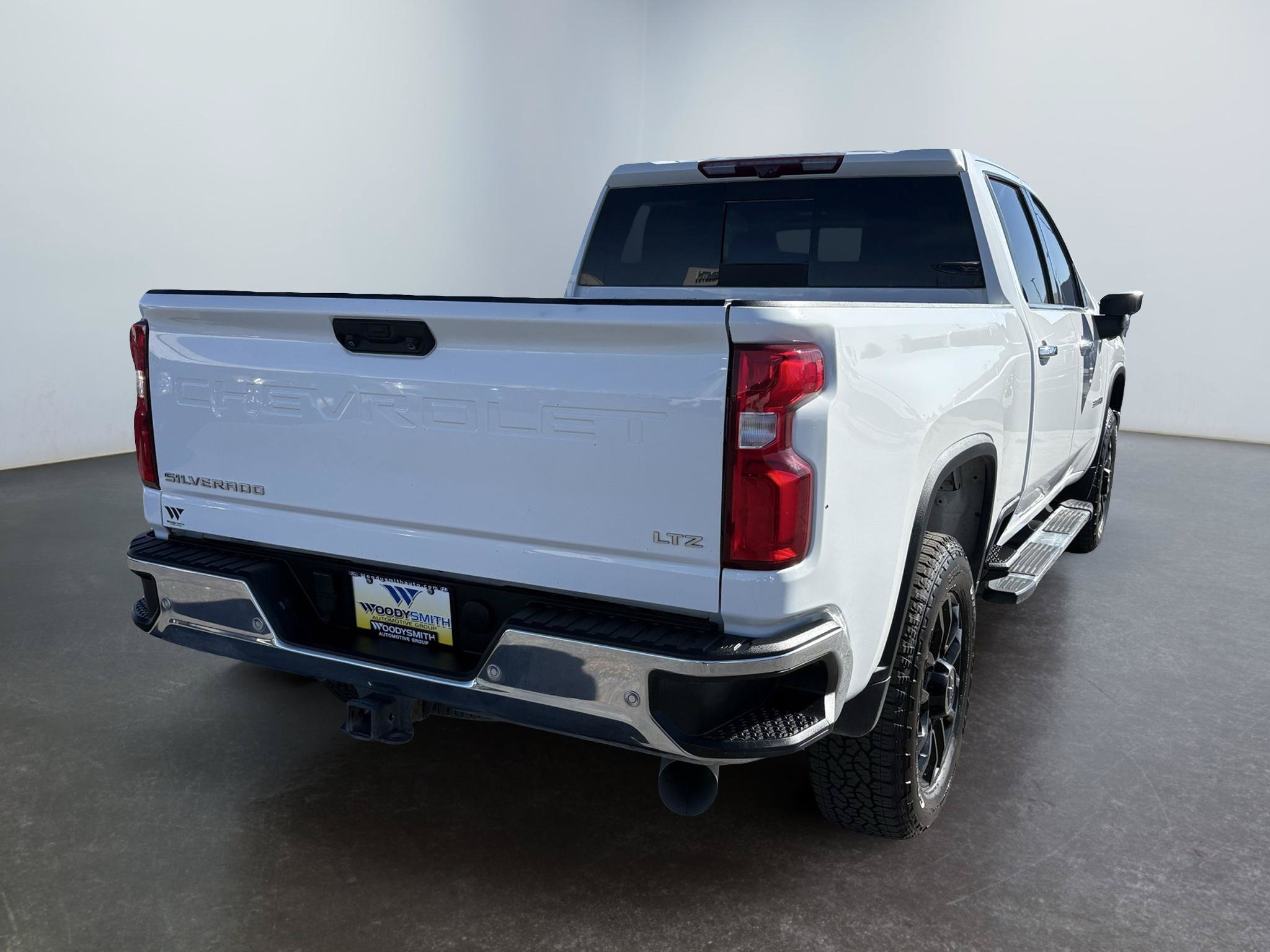 Used 2022 Chevrolet Silverado 3500 LTZ w/ LTZ Convenience Package AWD/4WD image 5