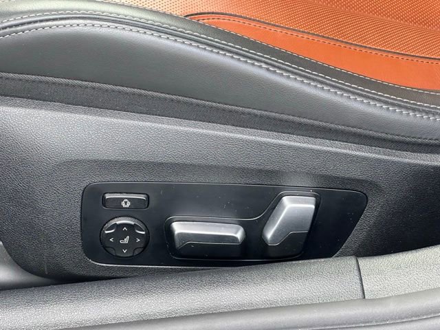 Used 2025 BMW M850i xDrive image 30