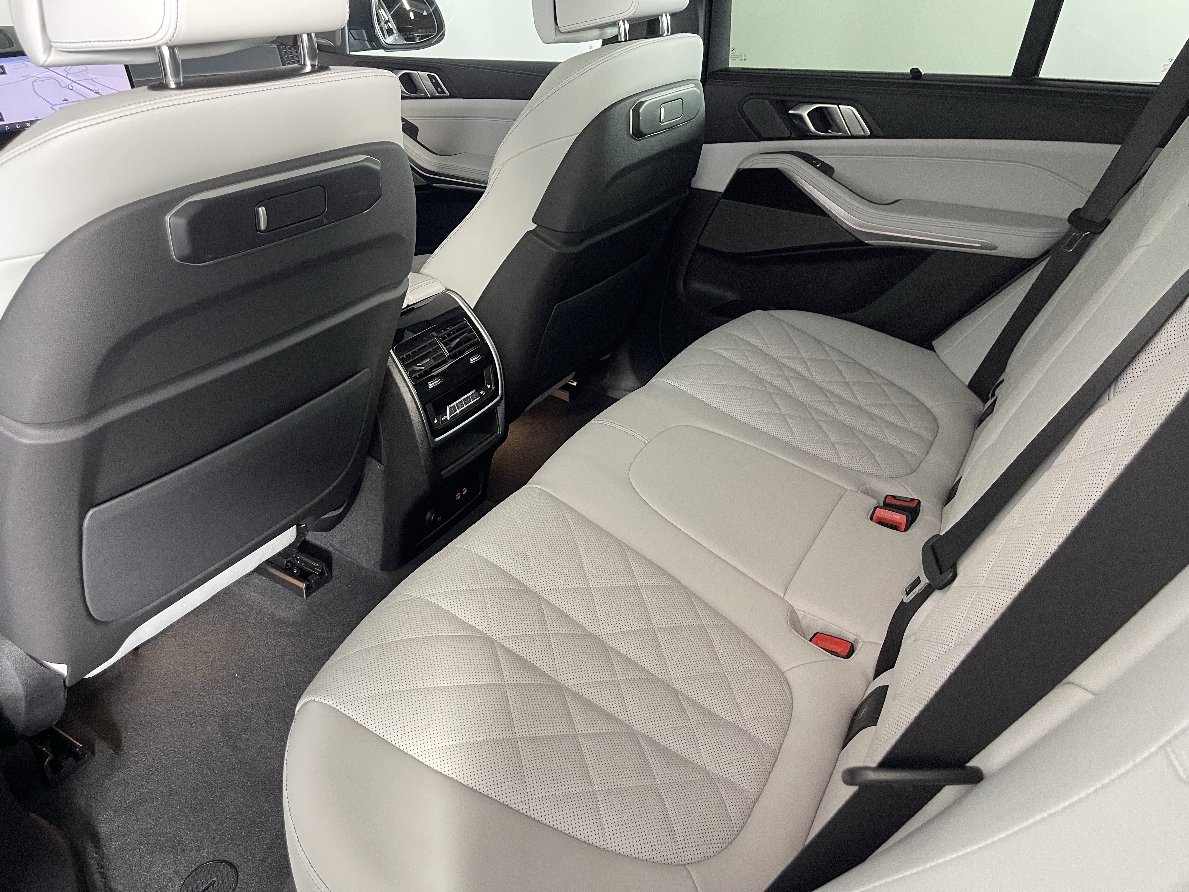 Certified 2026 BMW X5 xDrive40i AWD/4WD image 17