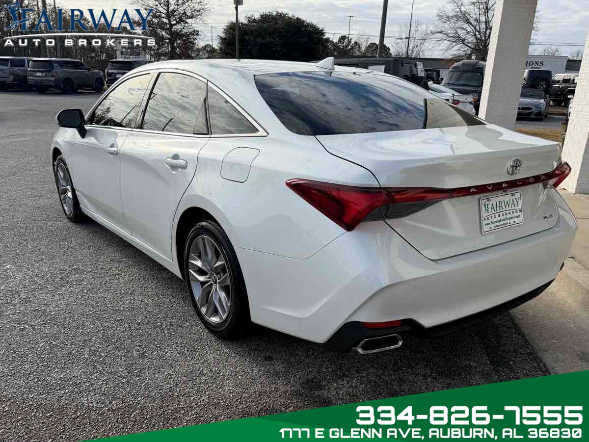 Used 2022 Toyota Avalon XLE image 4