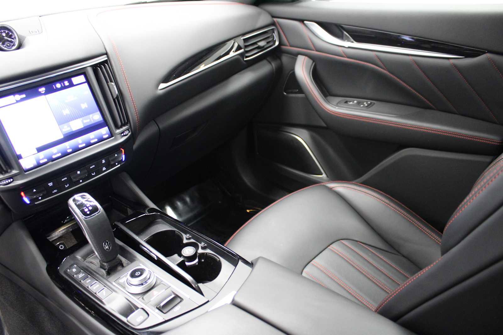 Used 2022 Maserati Levante GT image 24