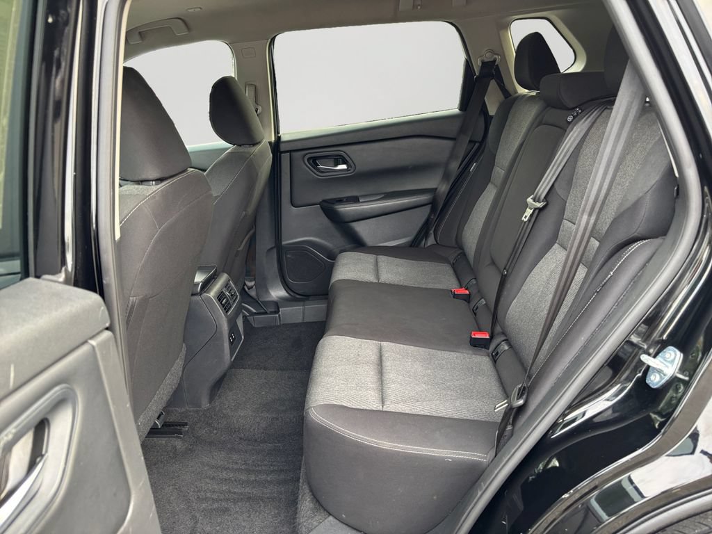 Used 2024 Nissan Rogue SV FWD image 15