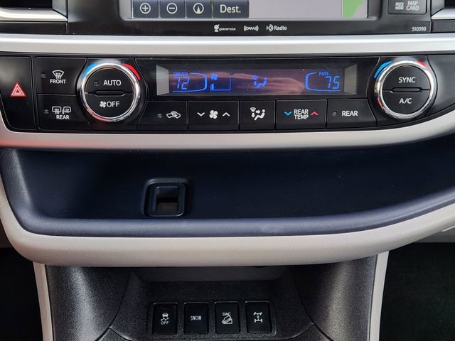 Used 2019 Toyota Highlander XLE image 17