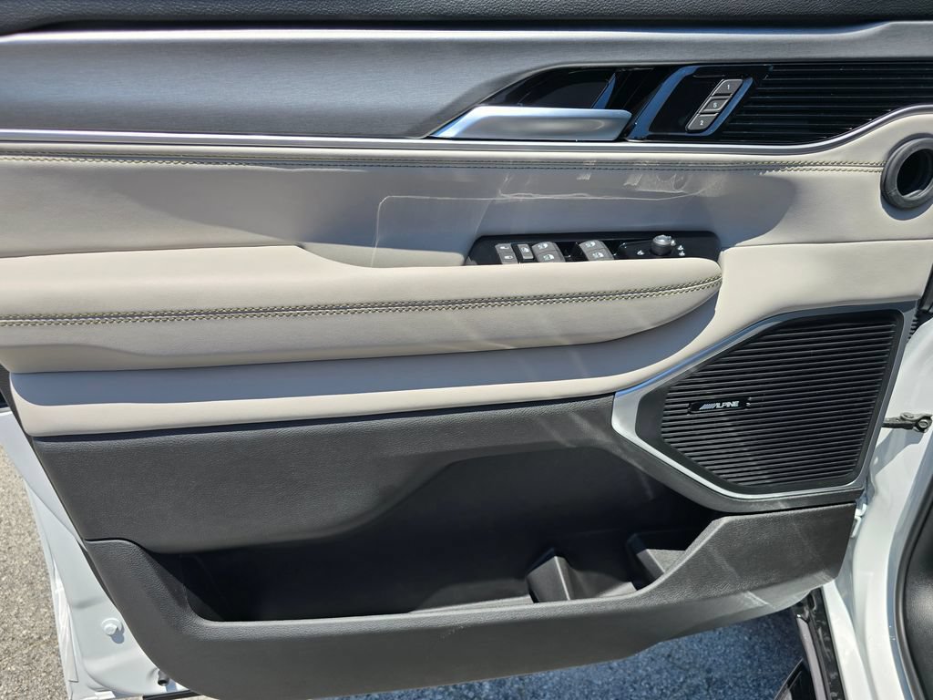 New 2026 Jeep Grand Wagoneer L 4WD w/ Premium Group I image 35