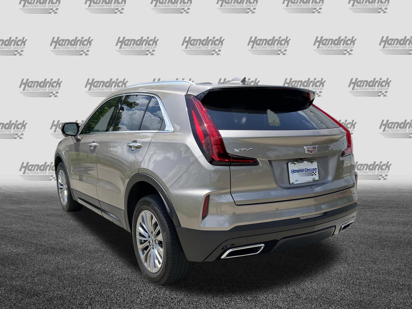 Used 2025 Cadillac XT4 Premium Luxury FWD image 7