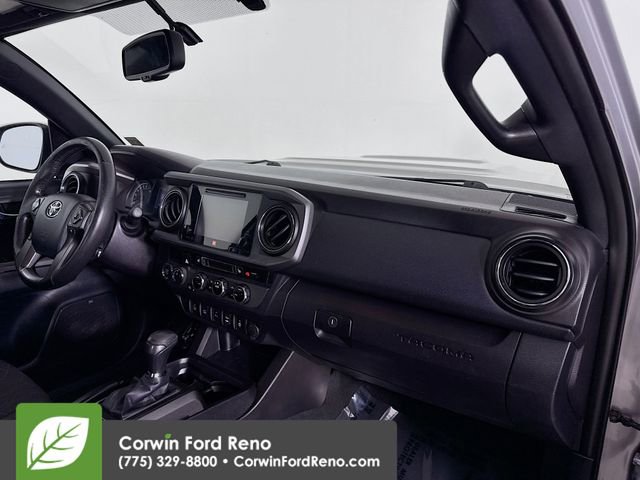 Used 2016 Toyota Tacoma TRD Sport image 30