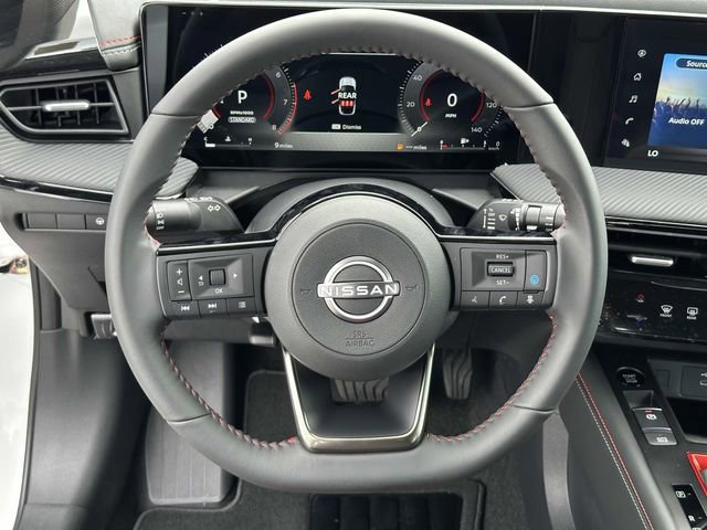 New 2025 Nissan Kicks SR FWD image 18