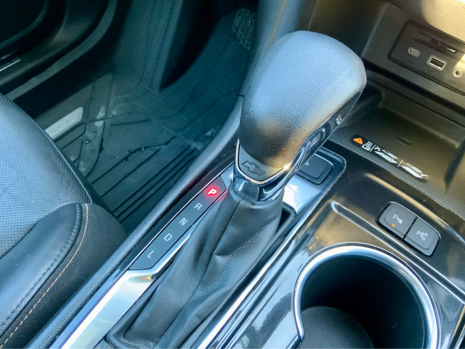 Used 2022 Chevrolet Equinox Premier image 44