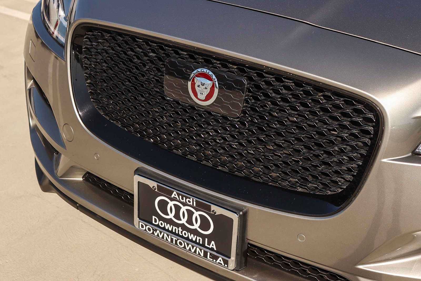 Used 2020 Jaguar F-PACE Premium AWD/4WD image 8