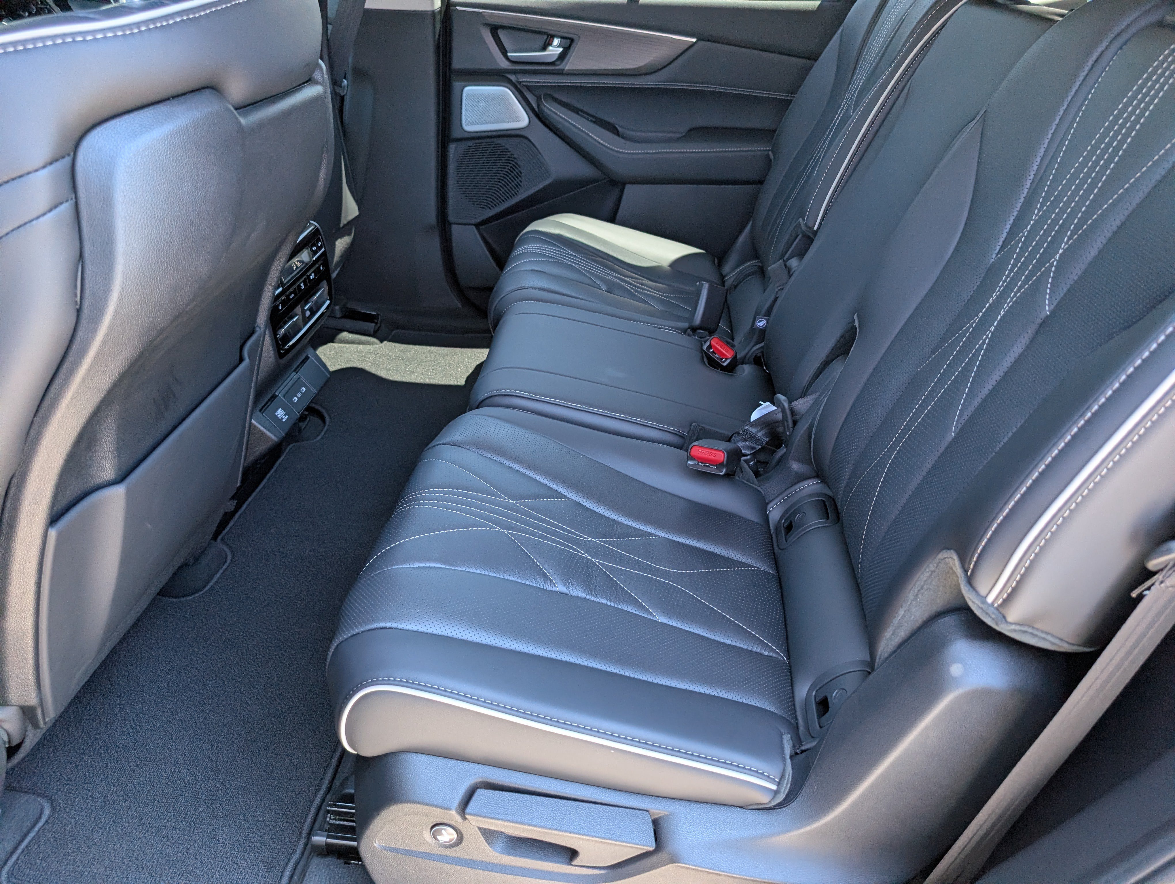 Certified 2026 Acura MDX SH-AWD w/ Advance Package image 11