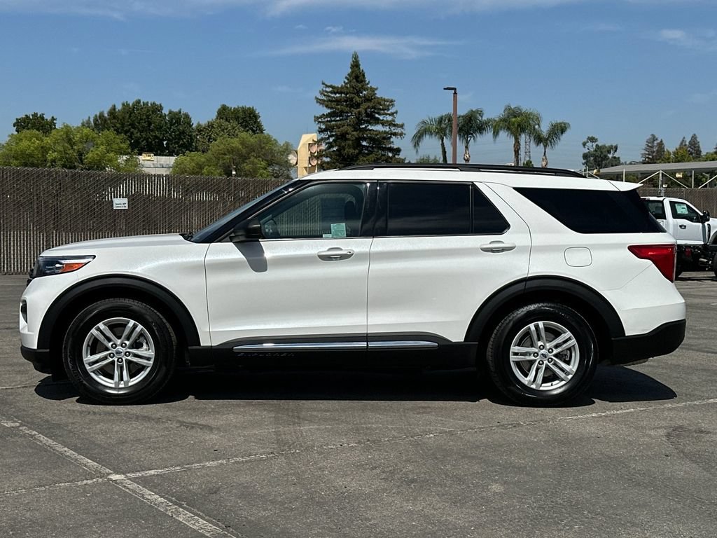 Certified 2024 Ford Explorer XLT RWD image 6