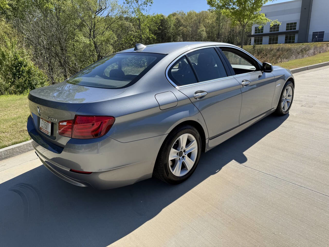 Used 2011 BMW 528i Sedan RWD image 16