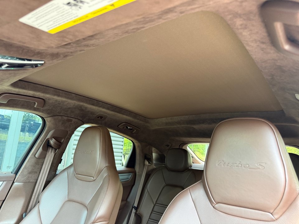 Certified 2020 Porsche Cayenne Turbo S AWD/4WD image 19