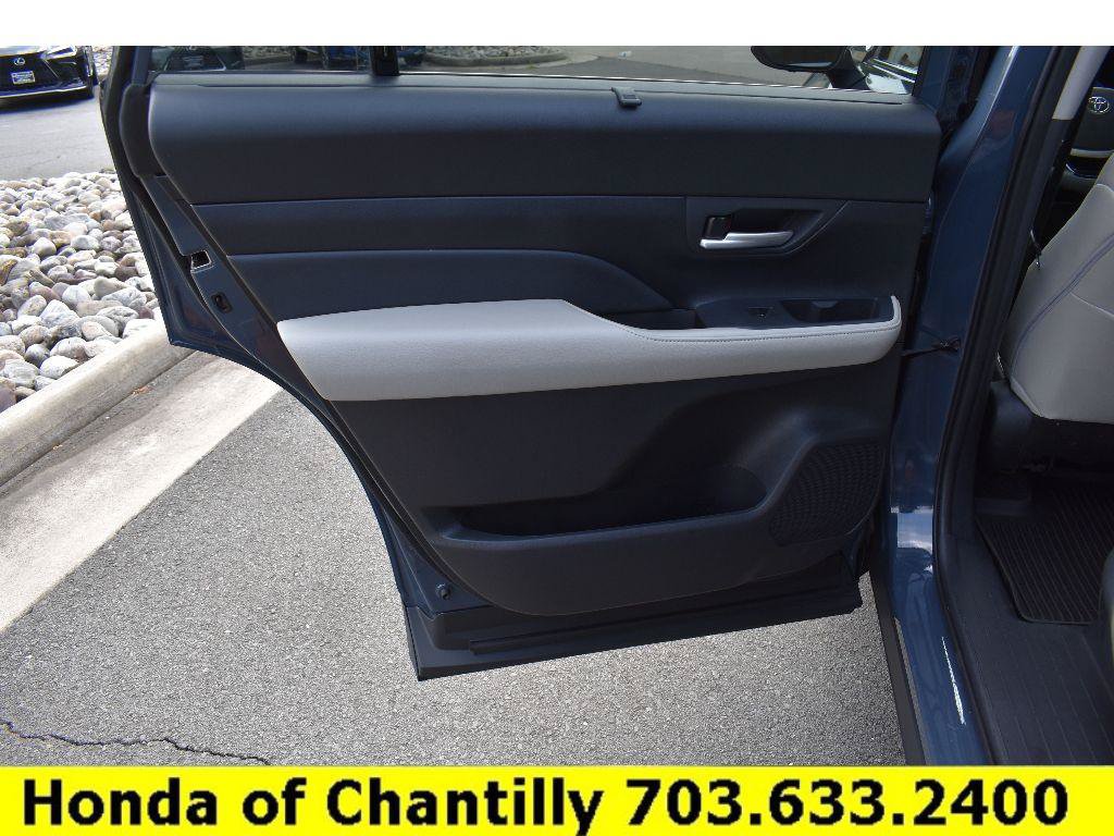 Used 2025 Toyota Grand Highlander AWD image 27