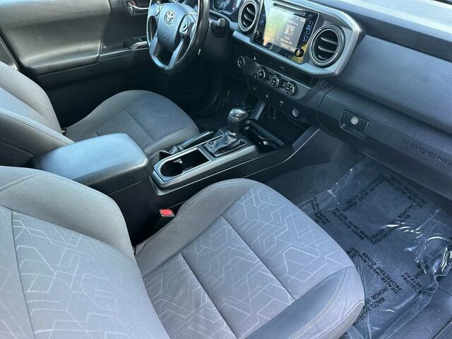 Used 2016 Toyota Tacoma TRD Off-Road w/ Towing Package RWD image 17
