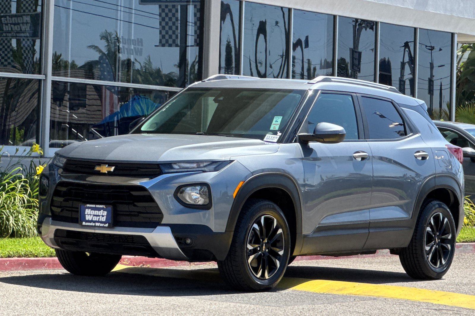 Used 2022 Chevrolet TrailBlazer LT w/ Confidence II Package FWD image 8