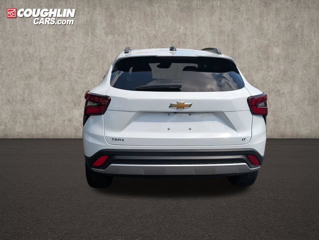 Used 2025 Chevrolet Trax LT w/ LT Convenience Package FWD image 6