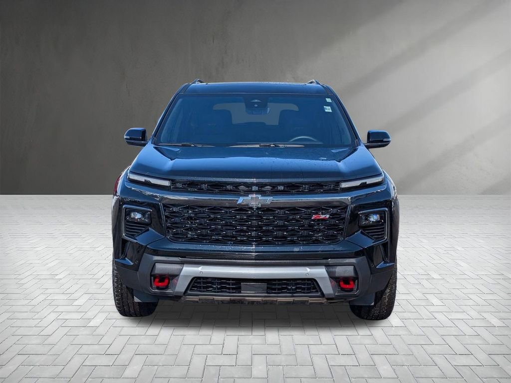 Used 2024 Chevrolet Traverse Z71 w/ Enhanced Driving Package image 3