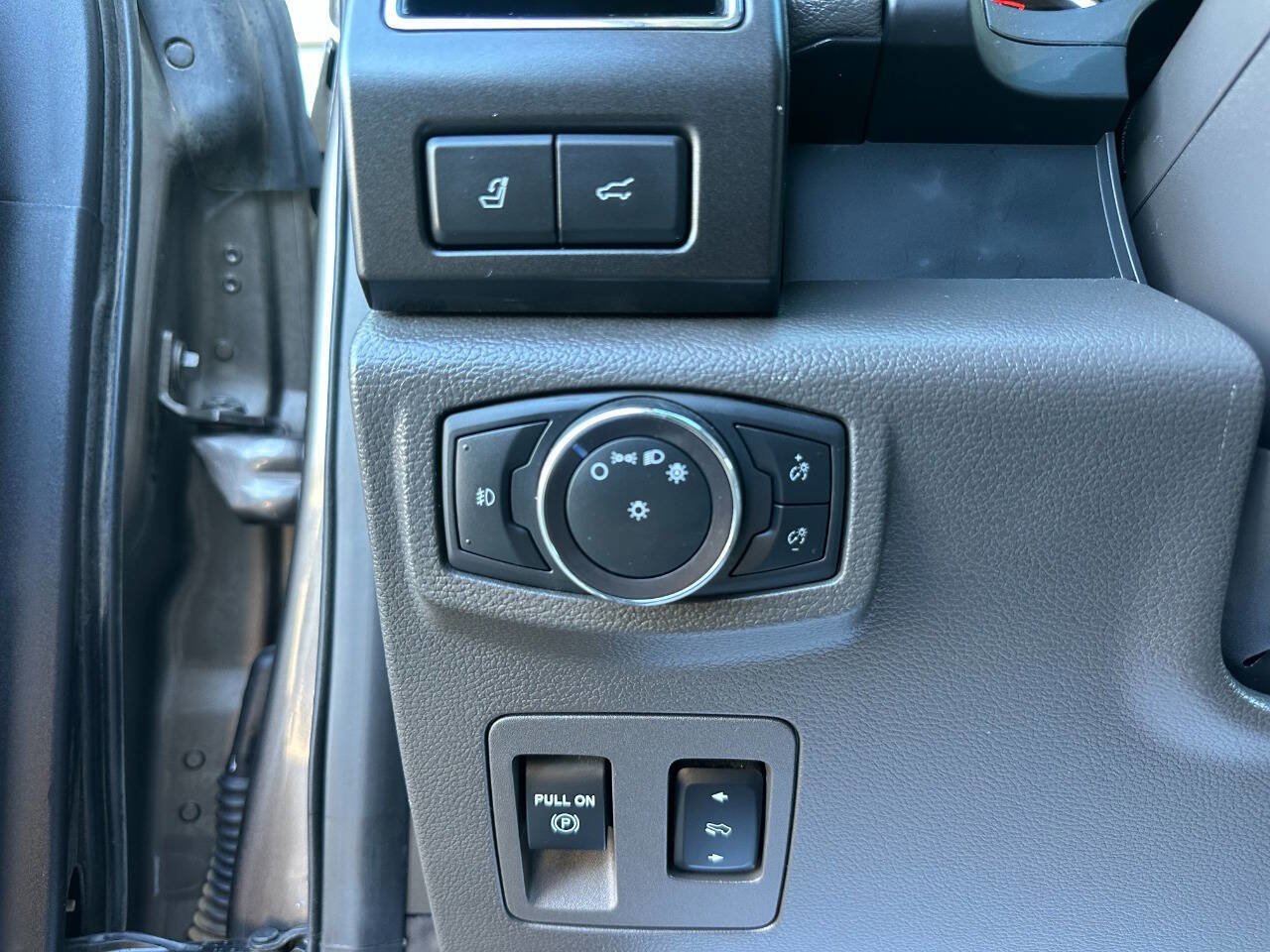 Used 2019 Ford Expedition Limited w/ Equipment Group 301A image 41