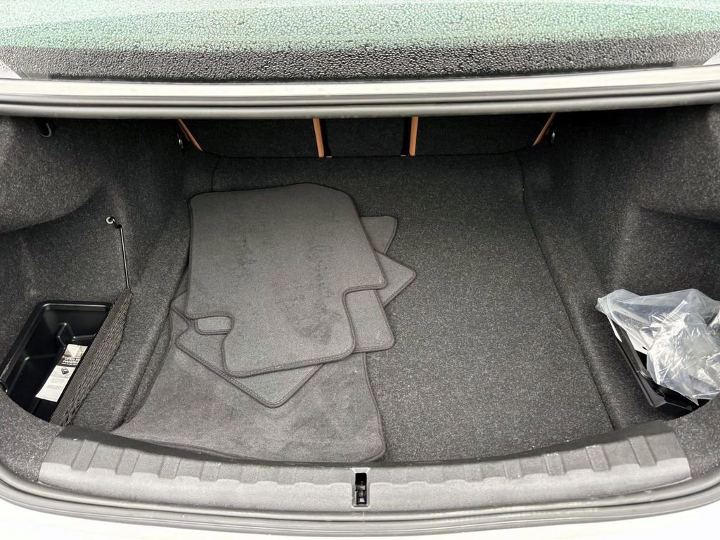 Used 2025 BMW 330i xDrive Sedan w/ Premium Package image 9