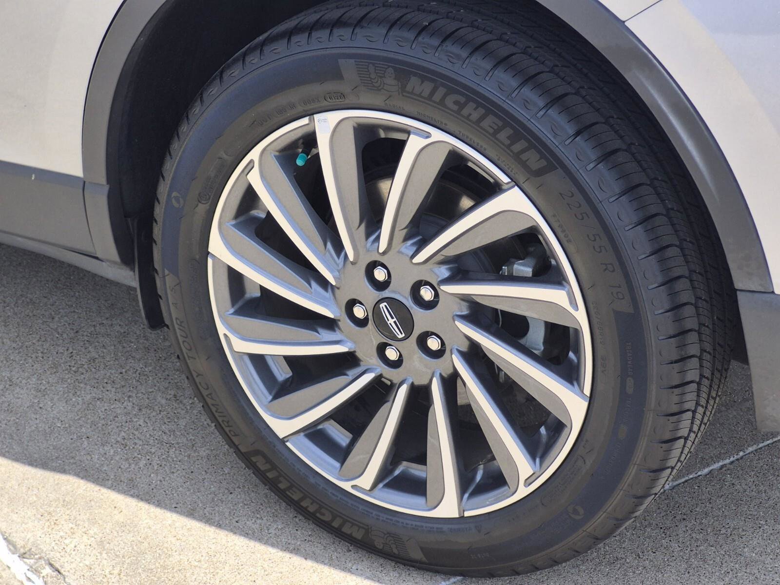 Used 2024 Lincoln Corsair Reserve w/ Equipment Group 201A AWD/4WD image 7