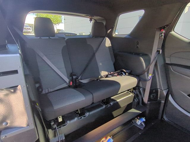 Used 2023 Chevrolet Traverse LT FWD image 28