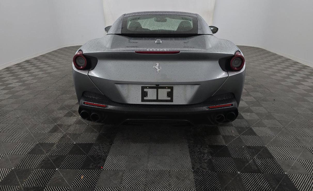 Used 2019 Ferrari Portofino image 6