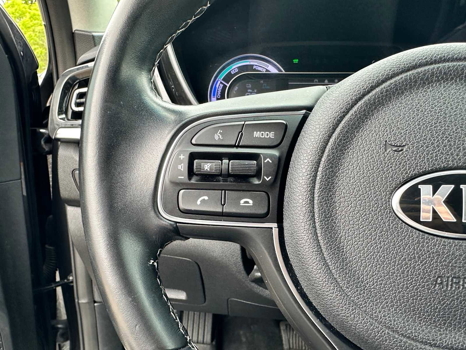 Used 2020 Kia Niro LXS image 12