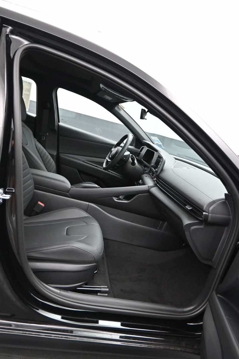 New 2026 Hyundai Elantra SEL Sport FWD image 11
