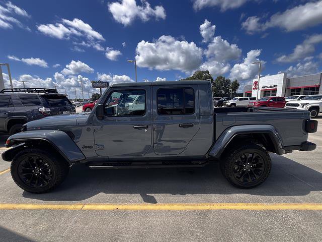 Used 2025 Jeep Gladiator Sport AWD/4WD image 6