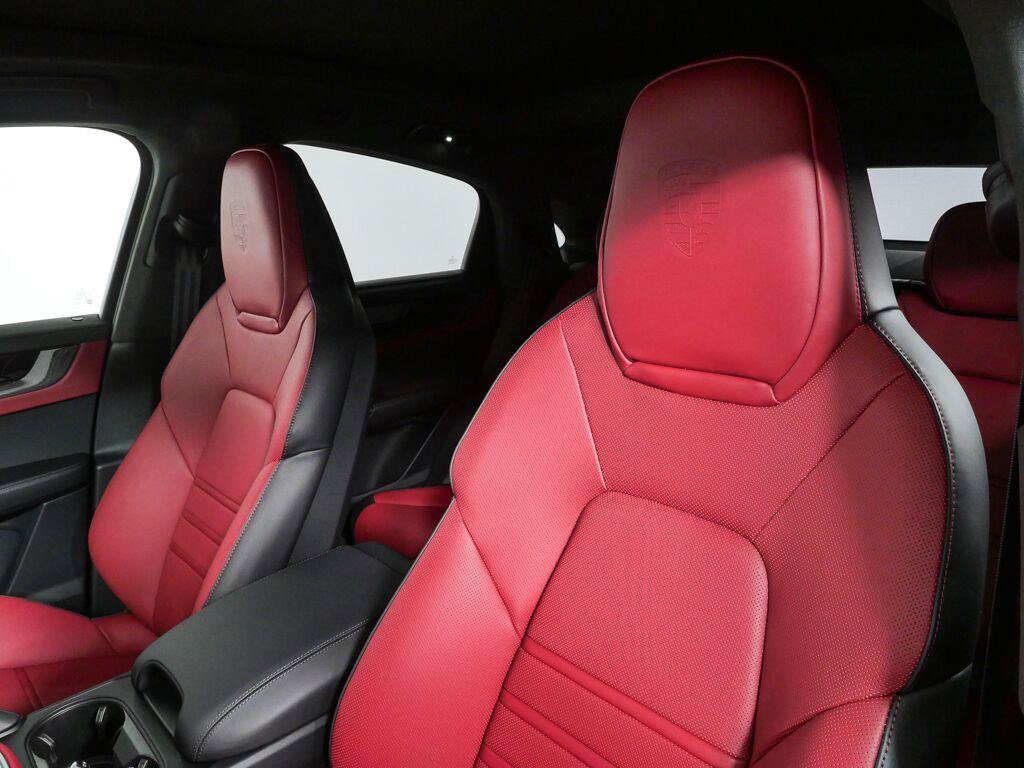 New 2026 Porsche Cayenne GTS AWD/4WD image 5