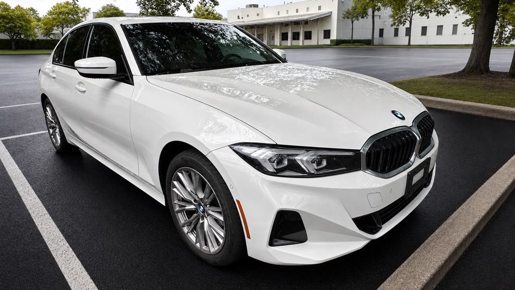 Used 2023 BMW 330i Sedan w/ Premium Package RWD image 1