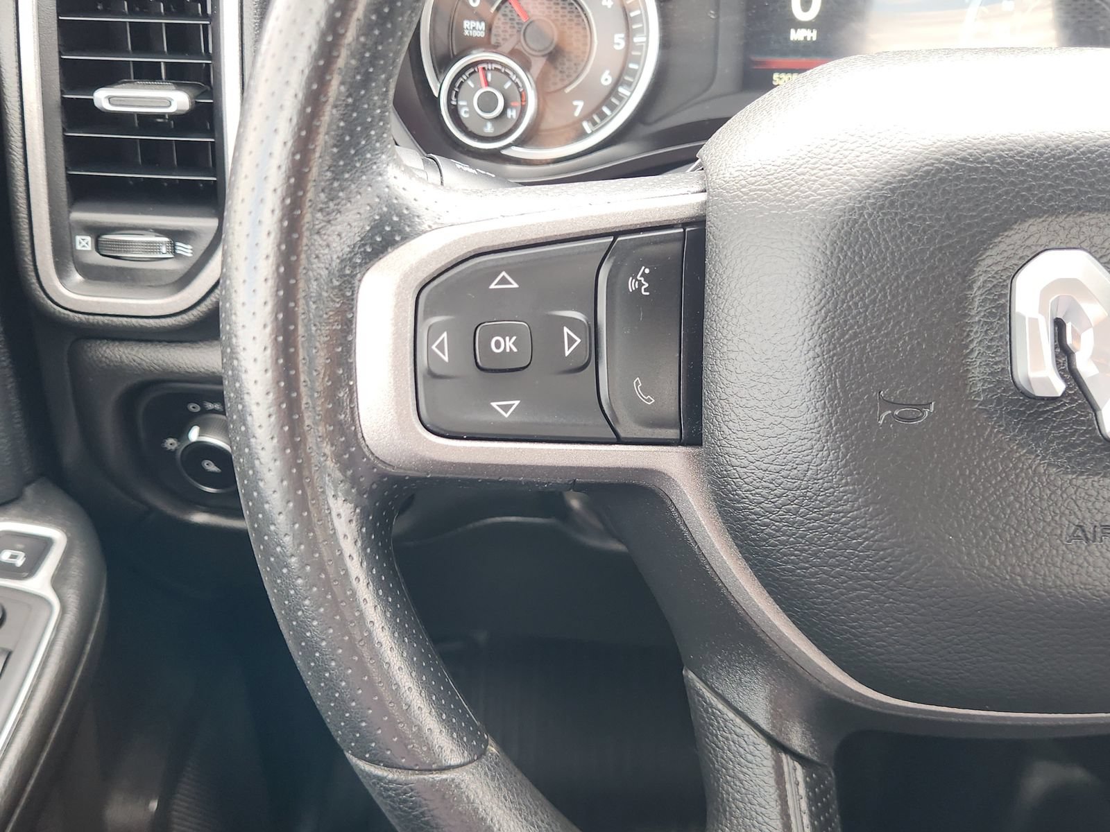 Used 2024 RAM 2500 Tradesman w/ Chrome Appearance Group AWD/4WD image 34