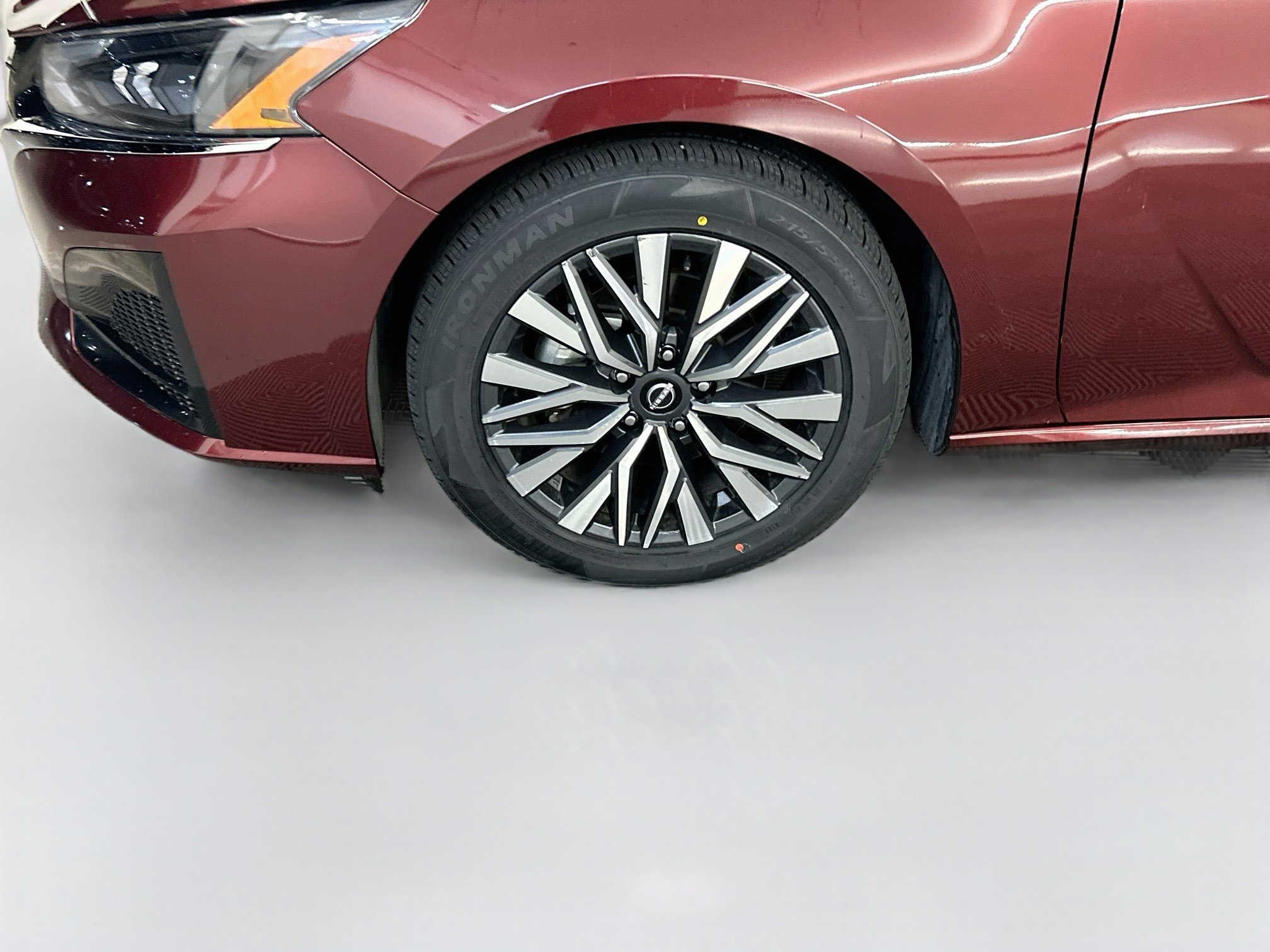 Used 2024 Nissan Altima 2.5 SV FWD image 11