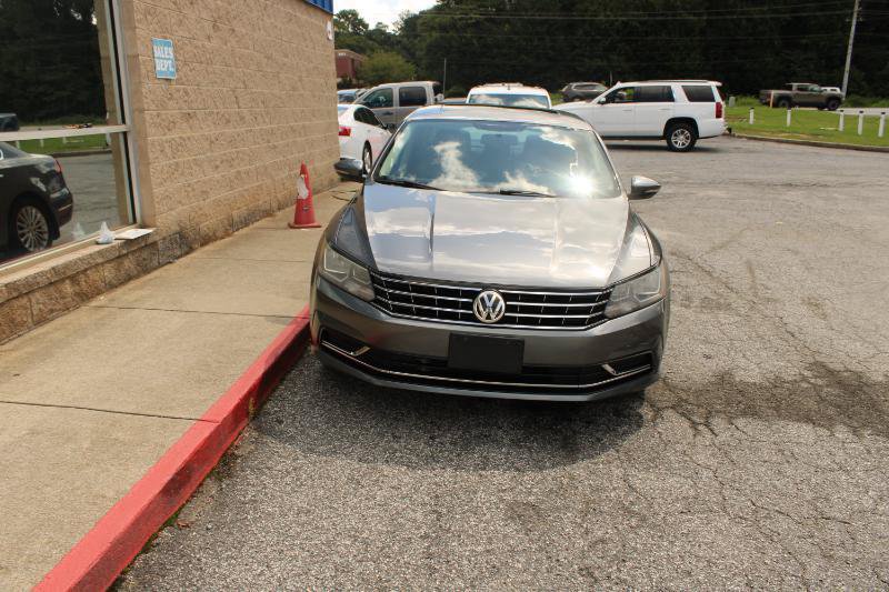 Used 2017 Volkswagen Passat 1.8T SE FWD image 2