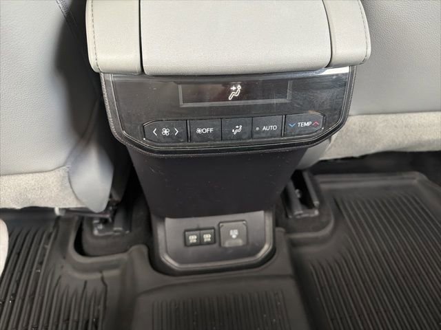 Used 2021 Toyota Highlander Limited FWD image 22